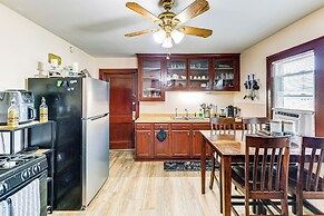 Apartment > 1 Mi to Buffalo Botanical Gardens!