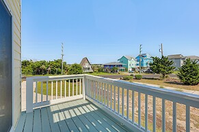 Walk to Beaches: Home w/ Patio in Surf City!