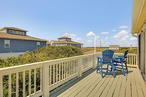 Walk to Beaches: Home w/ Patio in Surf City!
