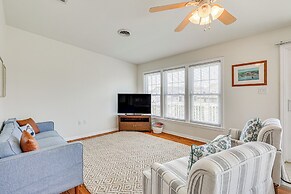 Walk to Beaches: Home w/ Patio in Surf City!