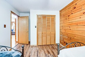 Cabin w/ Hot Tub, Near Smoky Mountains Natl Park!