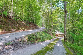 Cabin w/ Hot Tub, Near Smoky Mountains Natl Park!