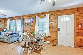 Cabin w/ Hot Tub, Near Smoky Mountains Natl Park!