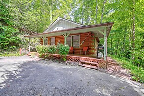 Cabin w/ Hot Tub, Near Smoky Mountains Natl Park!