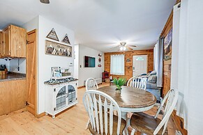 Cabin w/ Hot Tub, Near Smoky Mountains Natl Park!