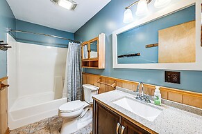 Cabin w/ Hot Tub, Near Smoky Mountains Natl Park!