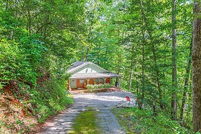 Cabin w/ Hot Tub, Near Smoky Mountains Natl Park!