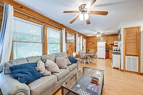 Cabin w/ Hot Tub, Near Smoky Mountains Natl Park!