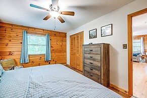 Cabin w/ Hot Tub, Near Smoky Mountains Natl Park!