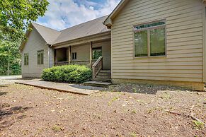 Home w/ Hot Tub, 1 Mi to Wintergreen Resort Slopes