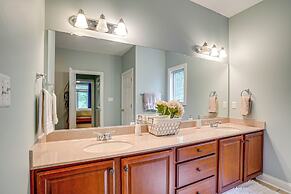 Home w/ Hot Tub, 1 Mi to Wintergreen Resort Slopes