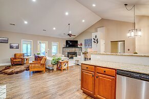 Home w/ Hot Tub, 1 Mi to Wintergreen Resort Slopes