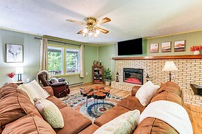 6 Mi to Waterrock Knob: North Carolina Cottage