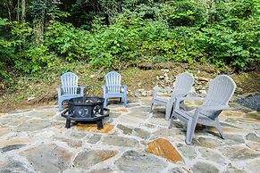 6 Mi to Waterrock Knob: North Carolina Cottage