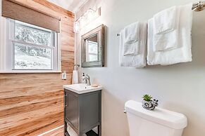 6 Mi to Waterrock Knob: North Carolina Cottage