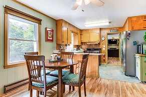 6 Mi to Waterrock Knob: North Carolina Cottage