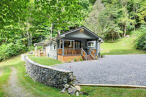 6 Mi to Waterrock Knob: North Carolina Cottage