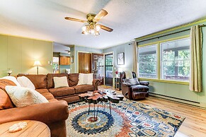 6 Mi to Waterrock Knob: North Carolina Cottage