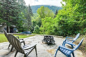 6 Mi to Waterrock Knob: North Carolina Cottage