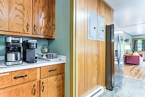 6 Mi to Waterrock Knob: North Carolina Cottage