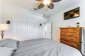 Fire Table & Home Gym: Secluded Naples Home