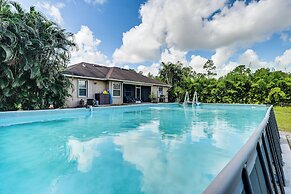 Fire Table & Home Gym: Secluded Naples Home