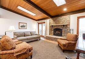 3-Bedroom Meadow Creek Townhom 3 Townhouse