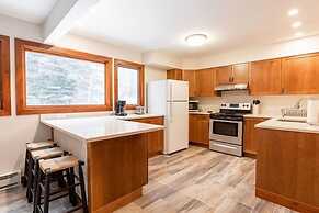 3-Bedroom Meadow Creek Townhom 3 Townhouse