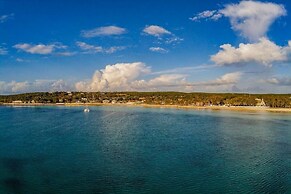 The Little White House 5 Bedroom Home
