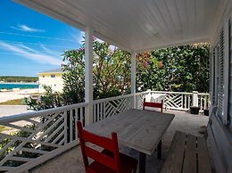 The Little White House 5 Bedroom Home