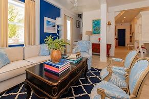 The Little White House 5 Bedroom Home