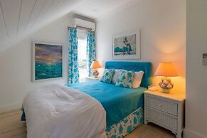 The Little White House 5 Bedroom Home