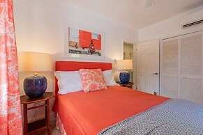 The Little White House 5 Bedroom Home