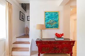 The Little White House 5 Bedroom Home