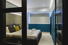 Athens Center Modern Suite