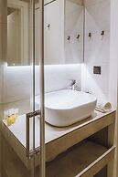 Athens Center Modern Suite