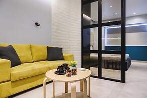 Athens Center Modern Suite