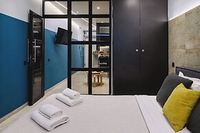 Athens Center Modern Suite