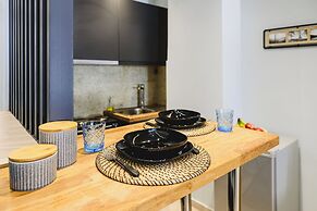 Athens Center Modern Suite