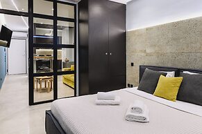 Athens Center Modern Suite