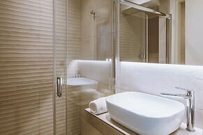 Athens Center Modern Suite