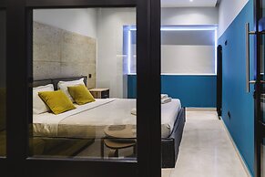 Athens Center Modern Suite