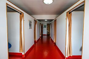 The Cabin Backpackers Hostel & Bar