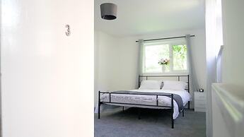 Cosy & Modern 1 Bed Studio