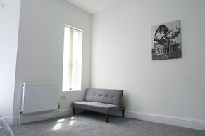 Cosy & Modern 1 Bed Studio