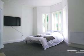 Cosy & Modern 1 Bed Studio