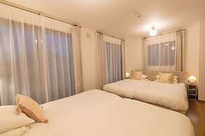 It' ta de ChouChou - Self Check-In Only