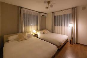 It' ta de ChouChou - Self Check-In Only