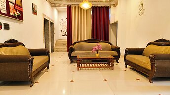 Hotel mountain palace Udaipur