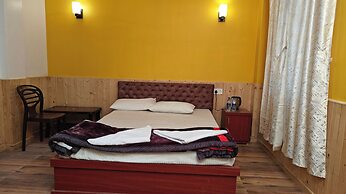 Bayaroo Stay Lamahatta